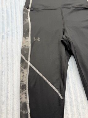 Under Armour Black Leggings with Gray Patterned Side Panels